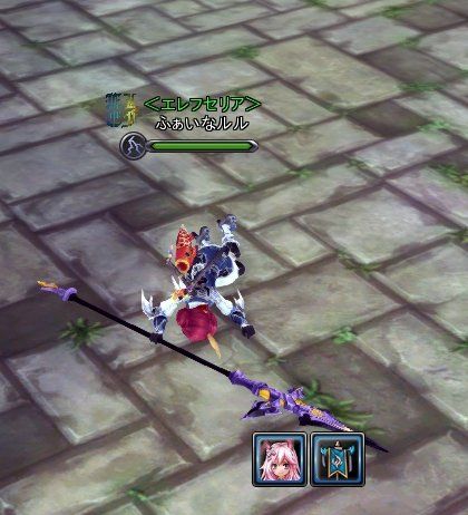 現在開催中のイベント「伝説の魔剣」で箱から<br />
ランダムで出る「魔剣のネックレス」にて。<br />
①使用して変身後、効果が切れる直前まで待つ（2分弱）。<br />
②残り時間1秒でスキル１を発動。<br />
③SSになります（1～2秒だけですがｗ）。